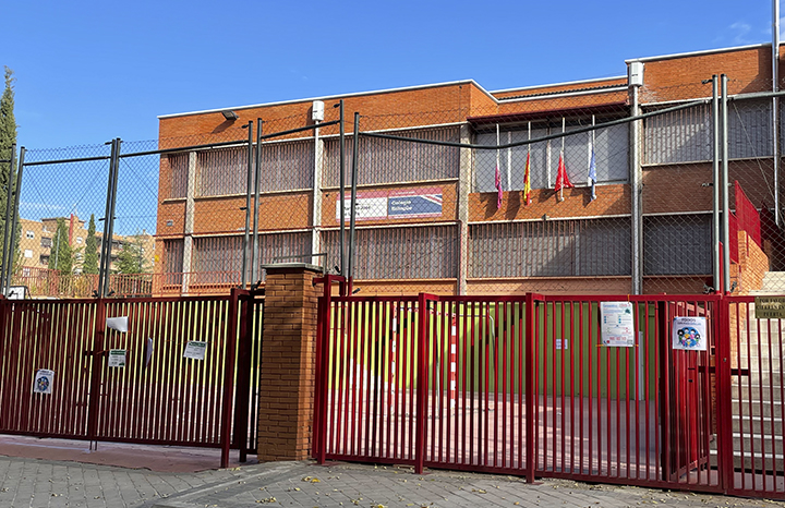 Fachada del colegio p&uacute;blico Mariano Jos&eacute; de Larra